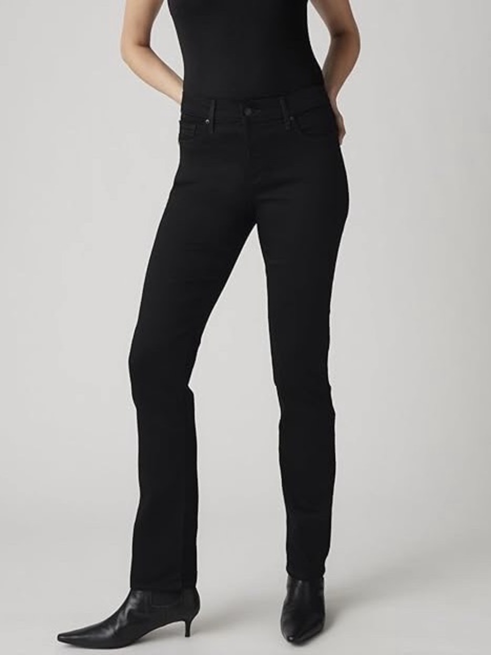 Levi's 312 Shaping Slim Mid Rise Black Jeans with Stretch Women's Size 25